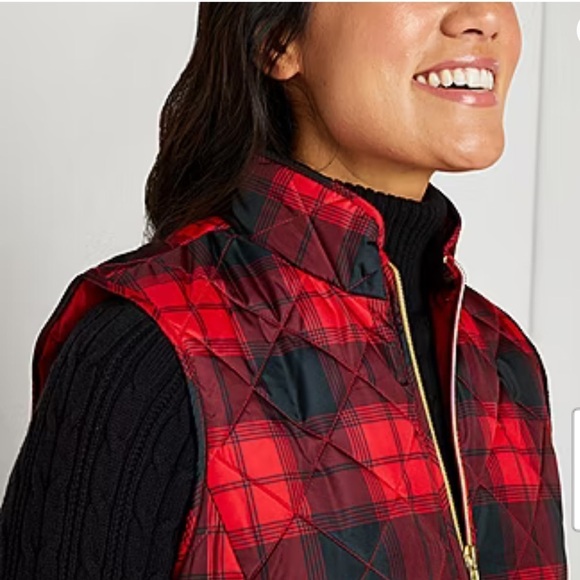 St John’s Bay Buffalo Plaid Festive Holiday Quilted Outdoor Vest Size Small - Picture 3 of 11